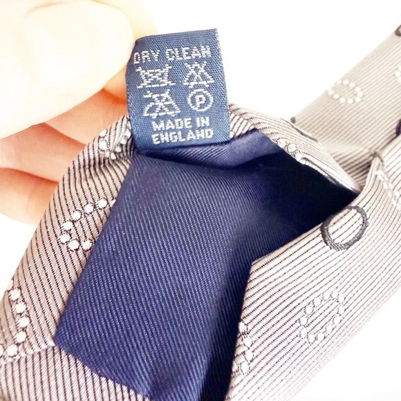 Vintage Burberrys Patterned Gray Tie with Solid Dark Gray and Dotted White Ovals - Picture 5 of 11